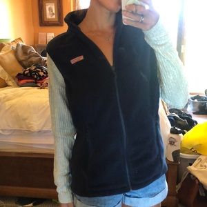 VINEYARD VINES FLEECE NAVY VEST!